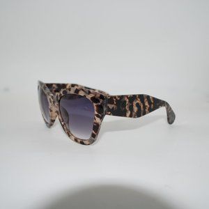 Banana Republic Ladies Sunglasses Oversized NEW !